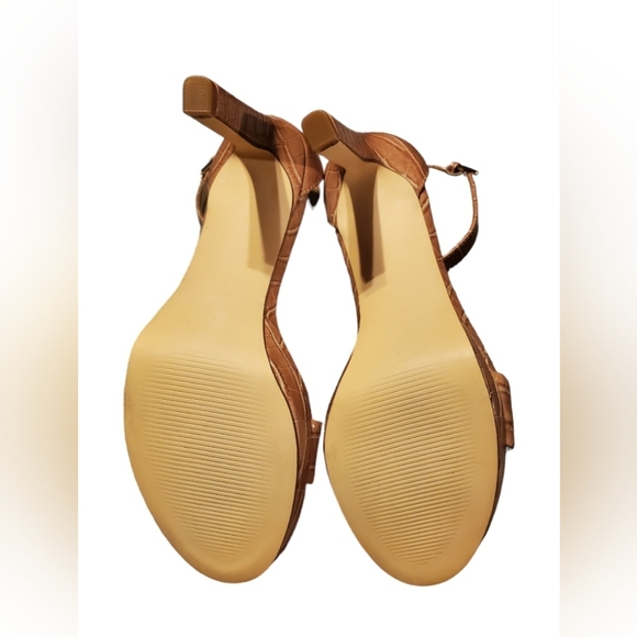 Nine West Gator like Skin Heels Size 9½ - Picture 5 of 7